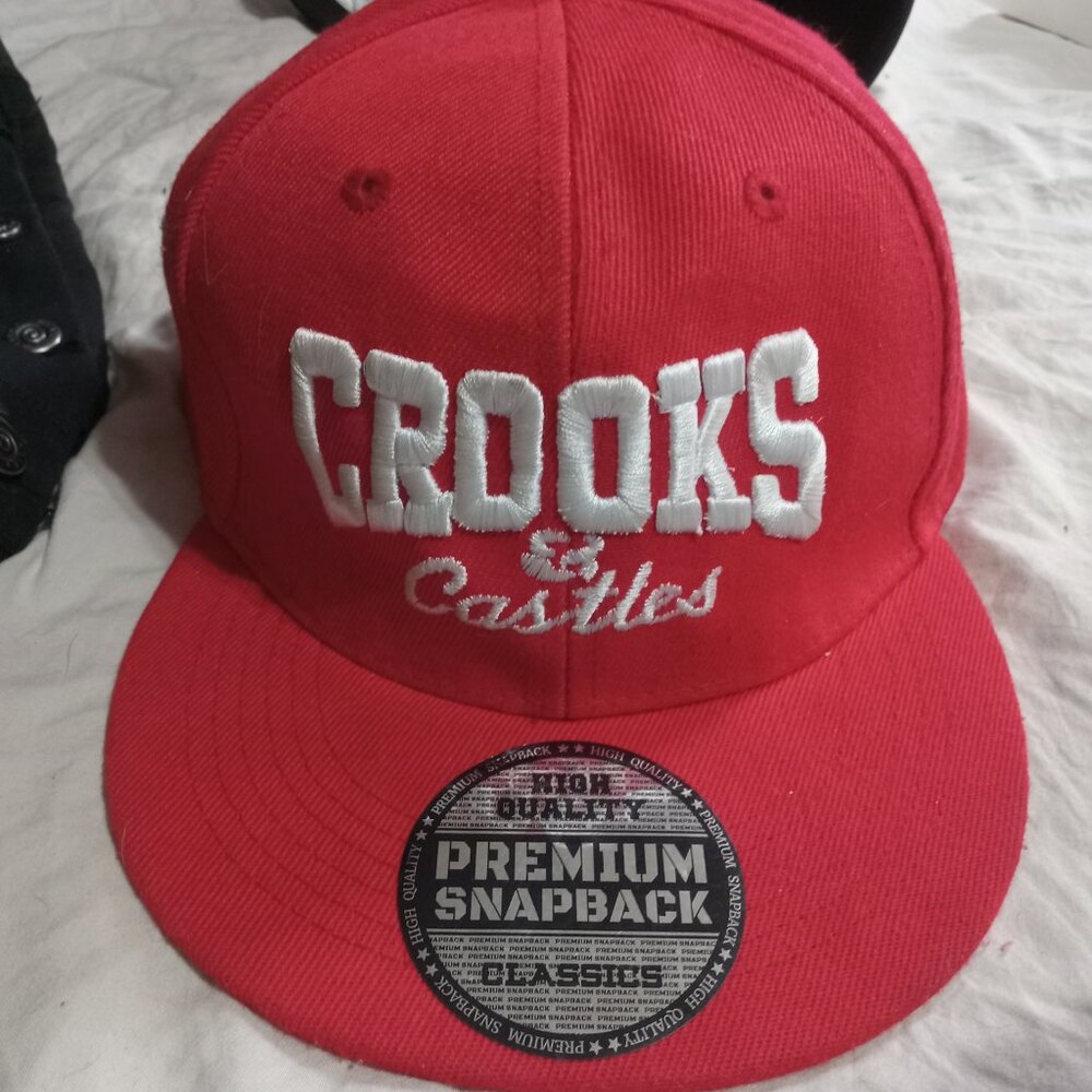 Crooks and castles hat